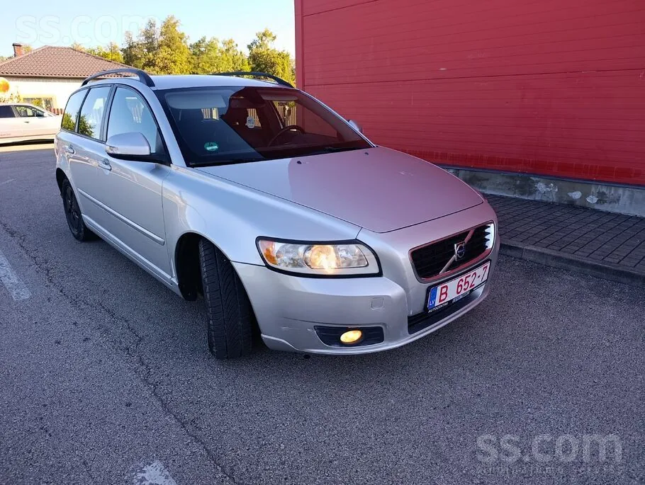 Volvo V50 2009 photo 2
