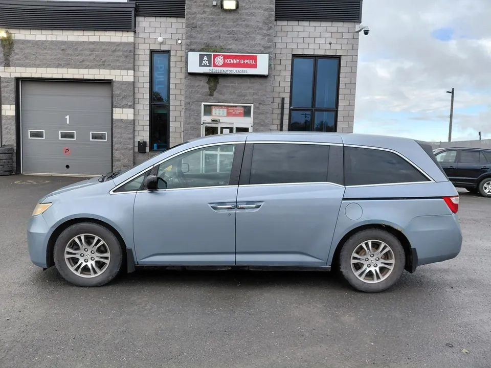Honda Odyssey 2011 photo 2