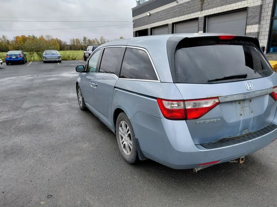 Honda Odyssey 2011 photo 3