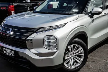 Mitsubishi Outlander 2022 photo 3