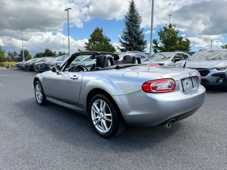 Mazda Mx-5 2010 photo 3