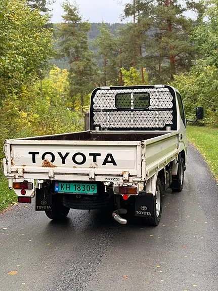 Toyota Dyna 2002 photo 4