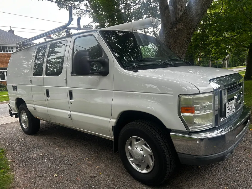 Ford E-350 2010 photo 3