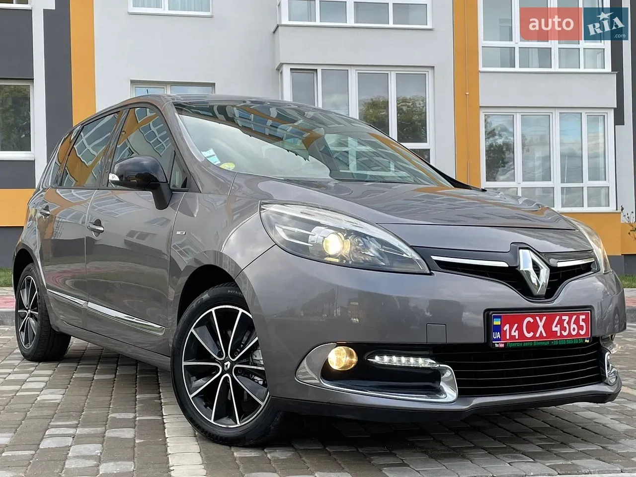 Renault Scenic 2014 photo 2