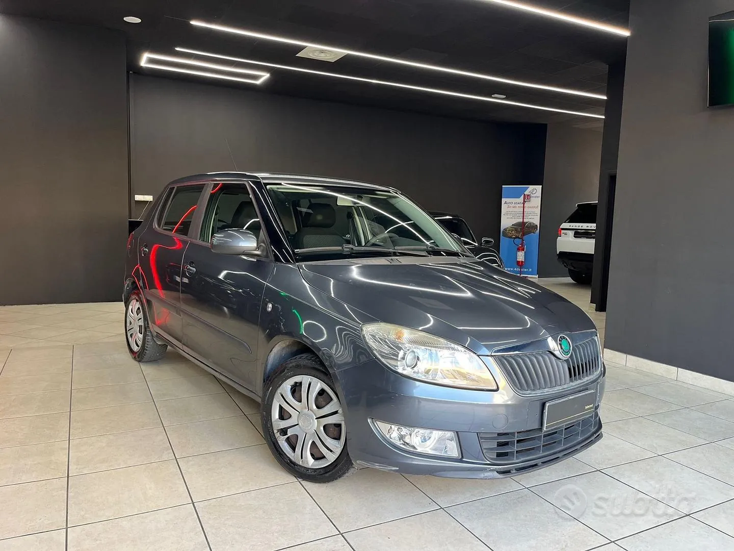 Skoda Fabia 2011 photo 2