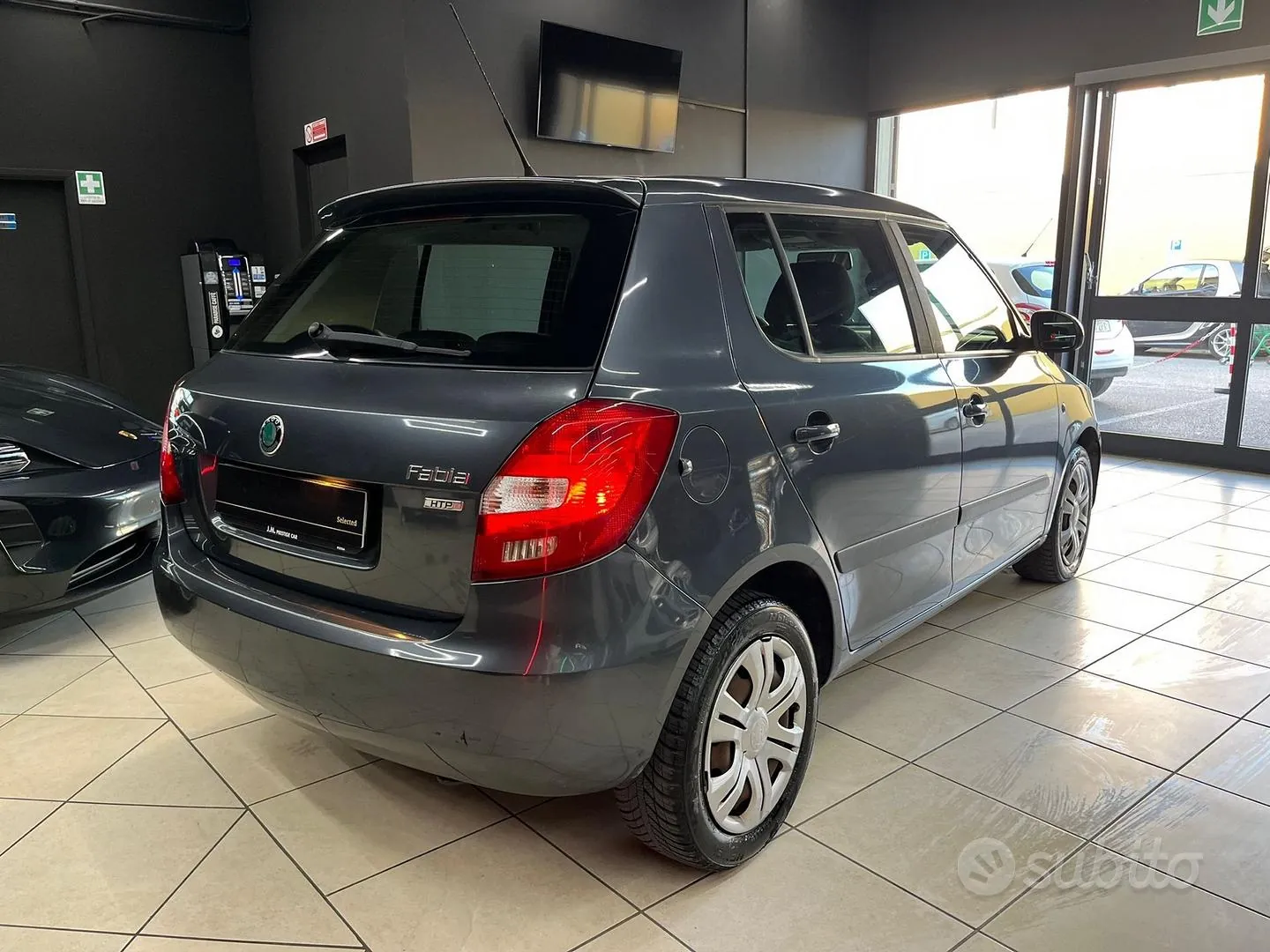 Skoda Fabia 2011 photo 5