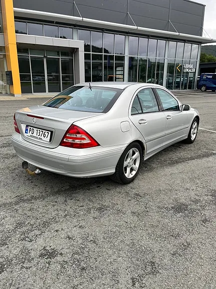Mercedes-Benz C180 2004 photo 5
