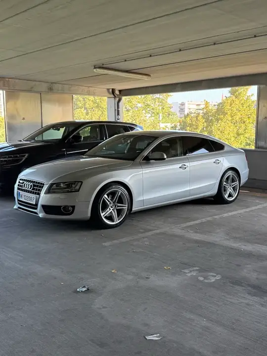 Audi A5 2010 photo 2