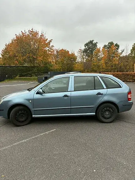 Skoda Fabia 2007 photo 2
