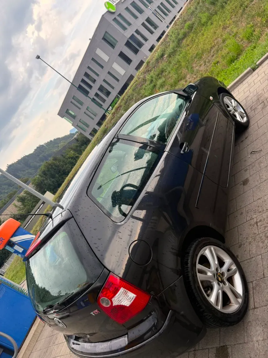 Volkswagen Polo 2002 photo 2