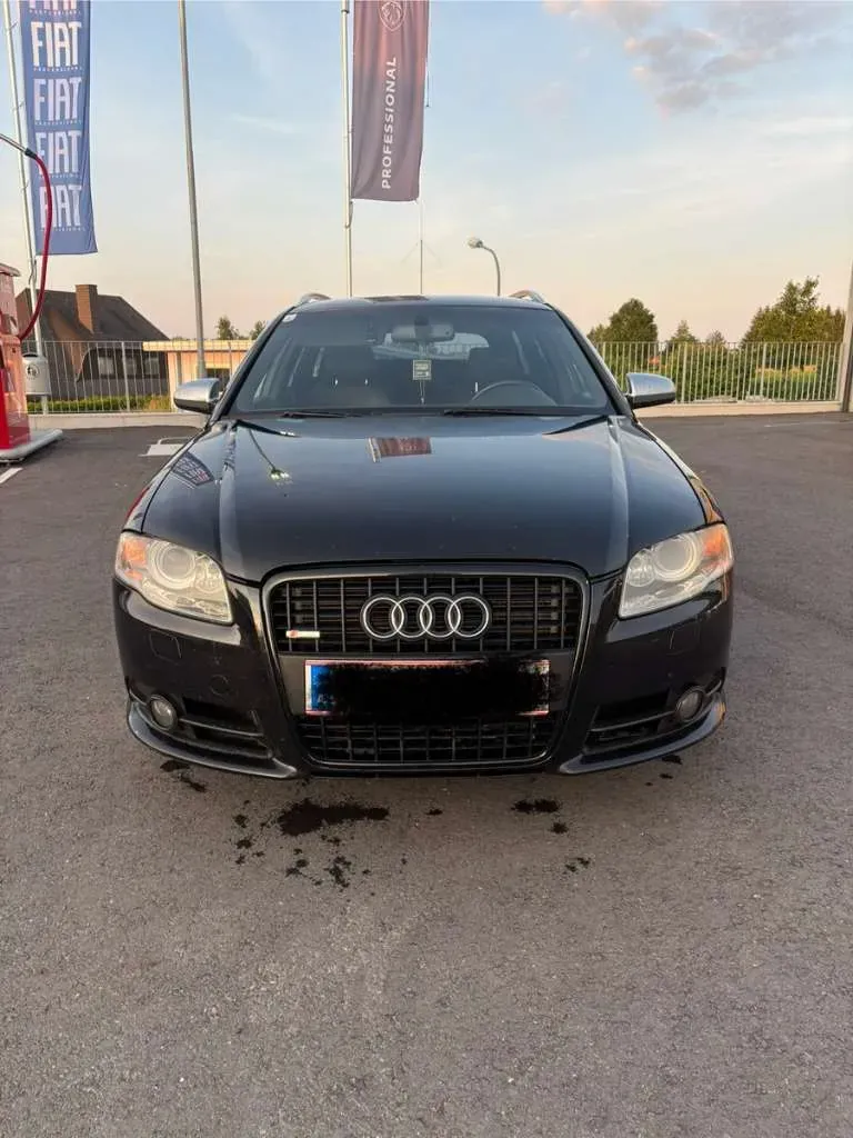 Audi A4 2004 photo 2