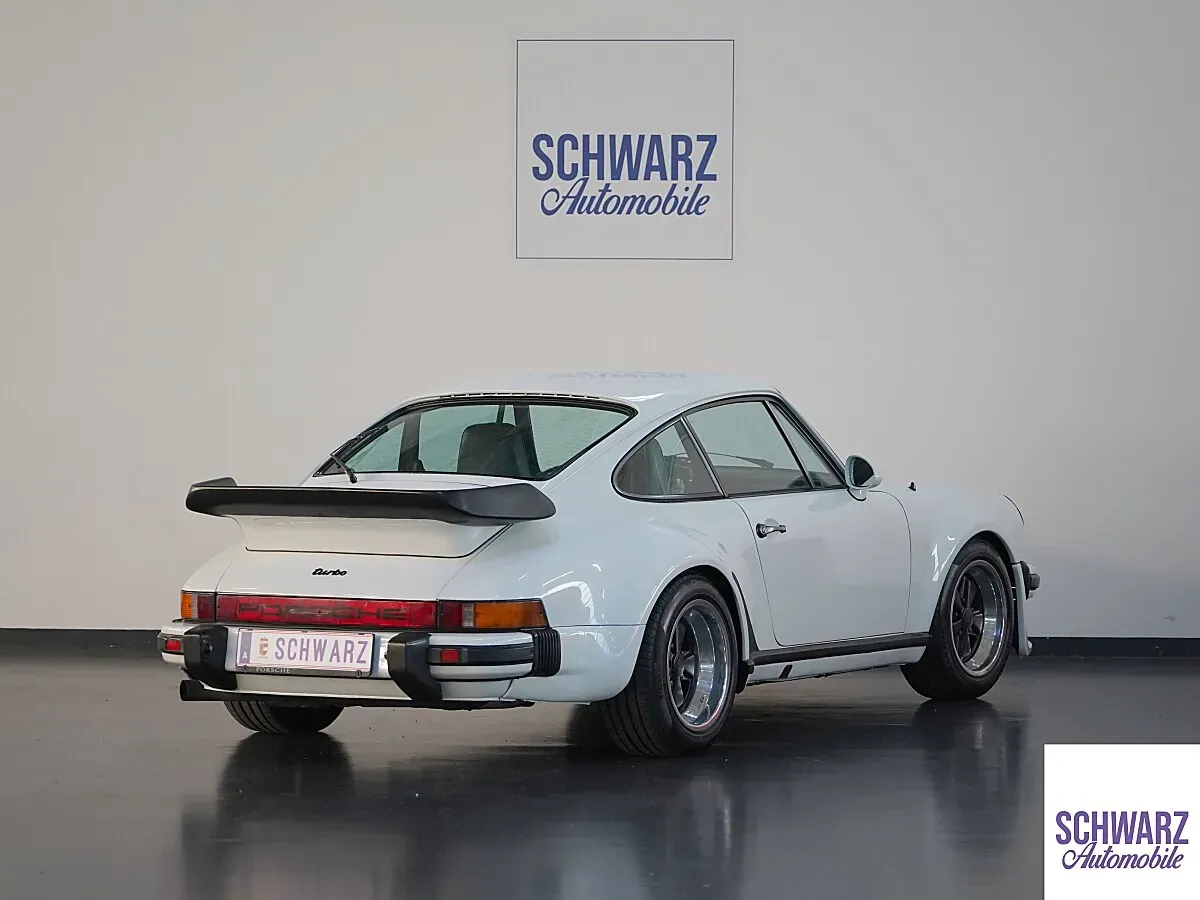 Porsche 911 1977 photo 3