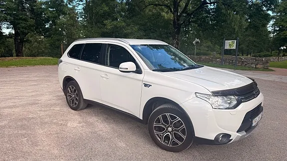 Mitsubishi Outlander 2015 photo 2
