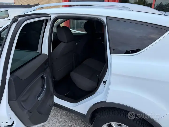 Ford Kuga 2011 photo 4