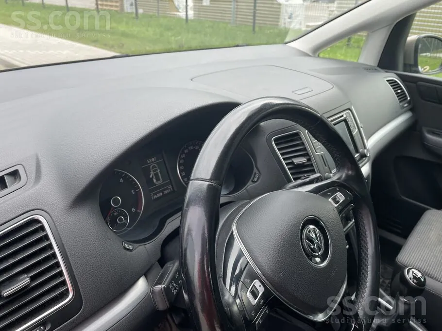Volkswagen Sharan 2016 photo 2