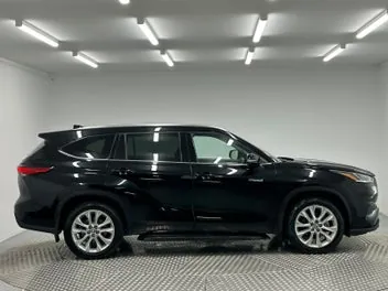 Toyota Highlander 2022 photo 3