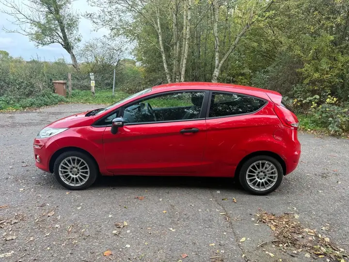 Ford Fiesta 2012 photo 5