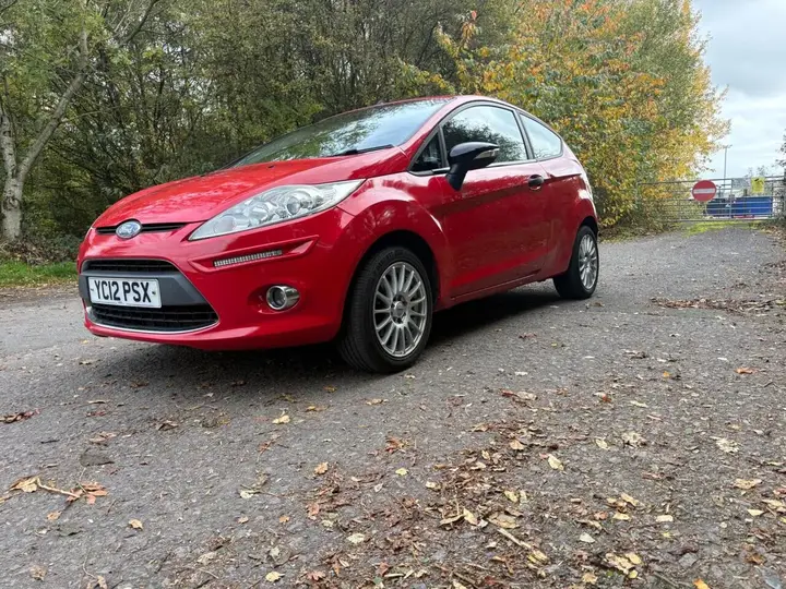 Ford Fiesta 2012 photo 4