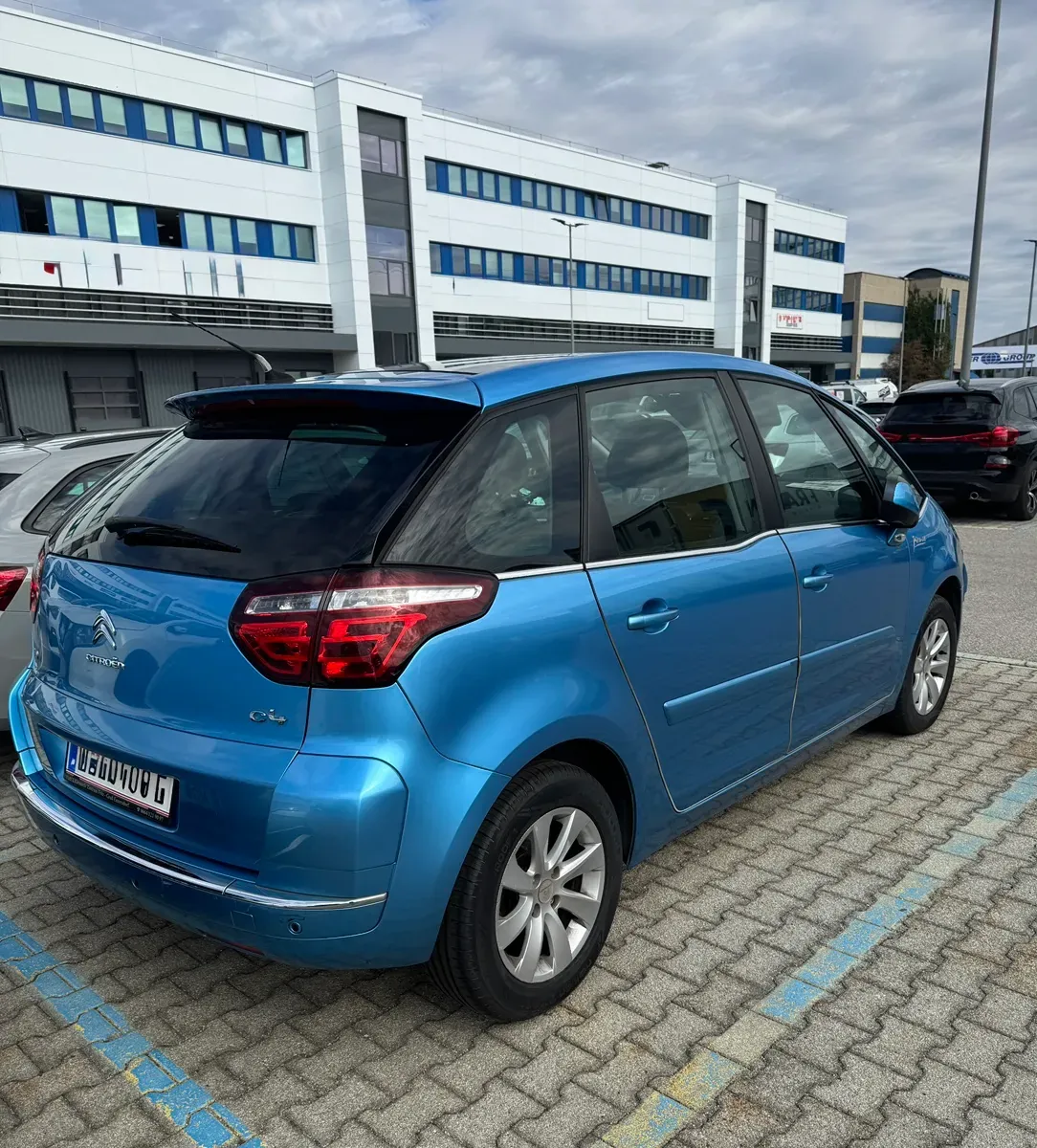 Citroen C4 Picasso 2012 photo 2