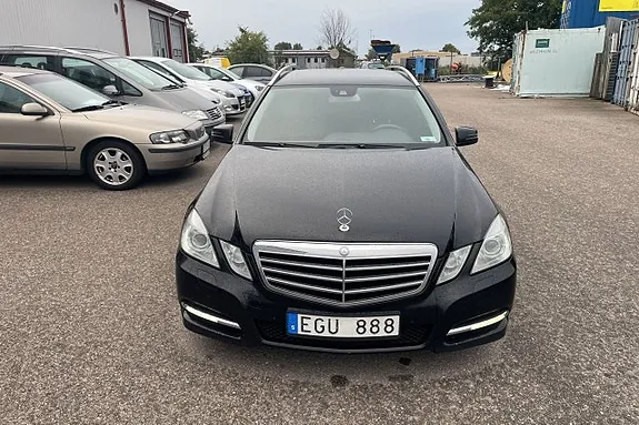 Mercedes-Benz E-Class 2012 photo 2
