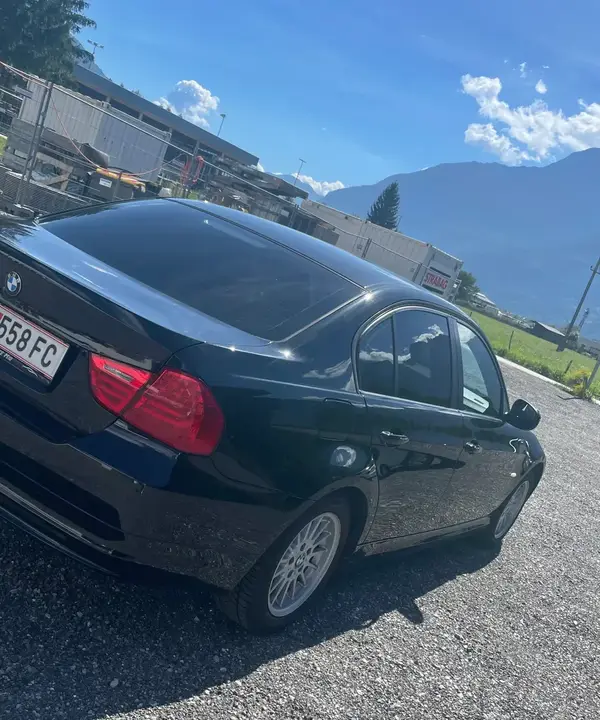 BMW 3Er-Reihe 316I 2009 photo 2