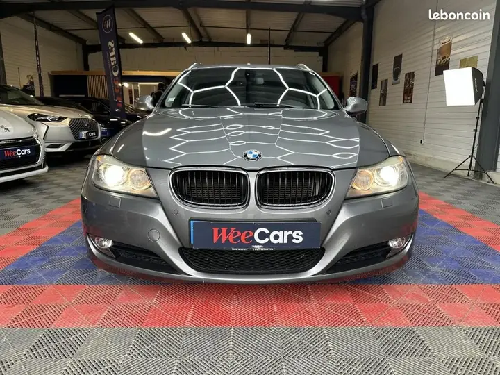 BMW Série 3 2011 photo 2