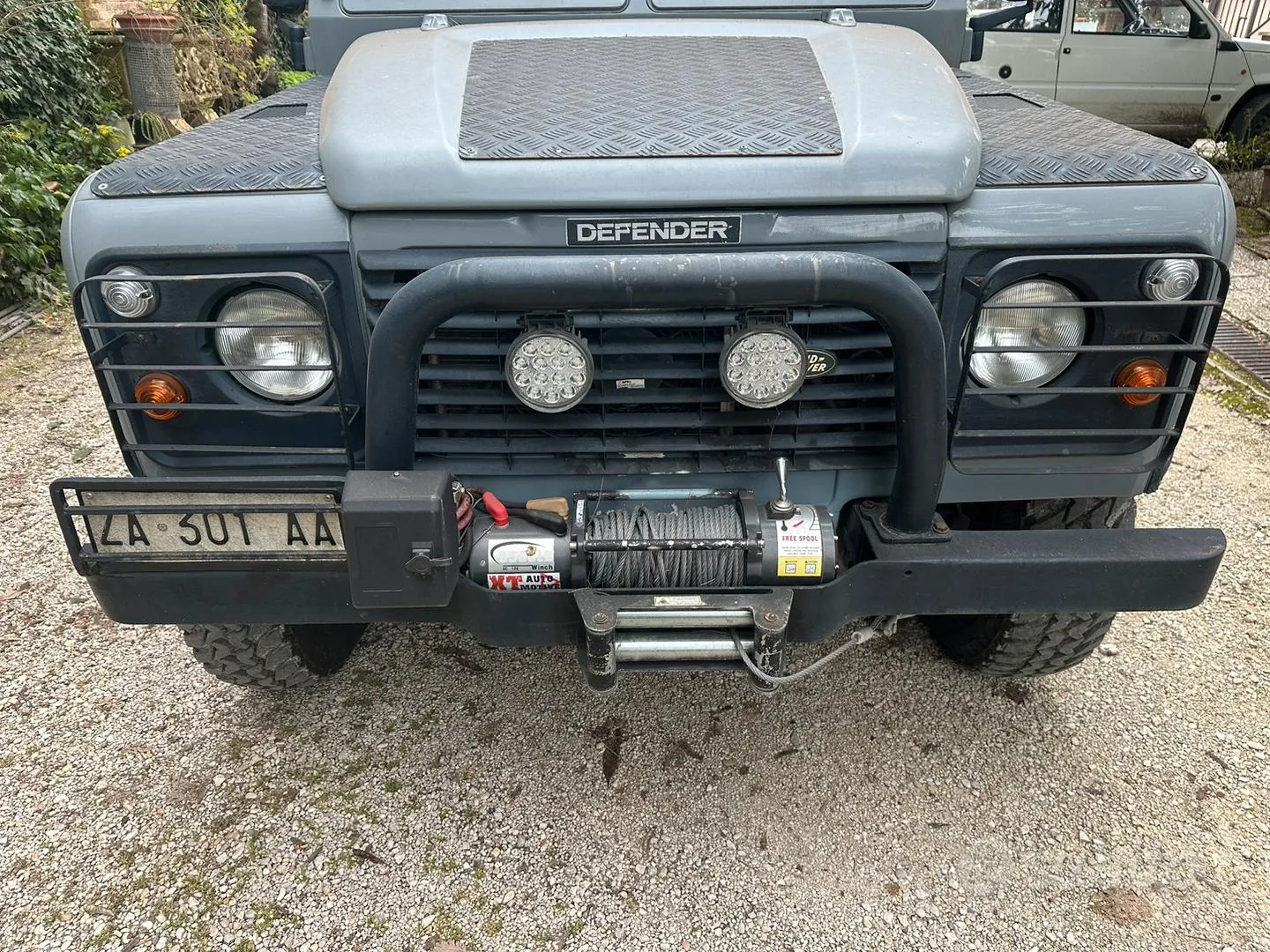 Land Rover Defender 1996 photo 3