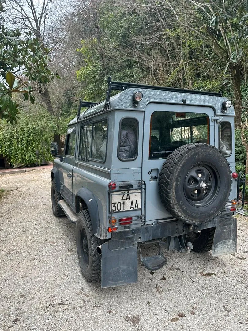 Land Rover Defender 1996 photo 4