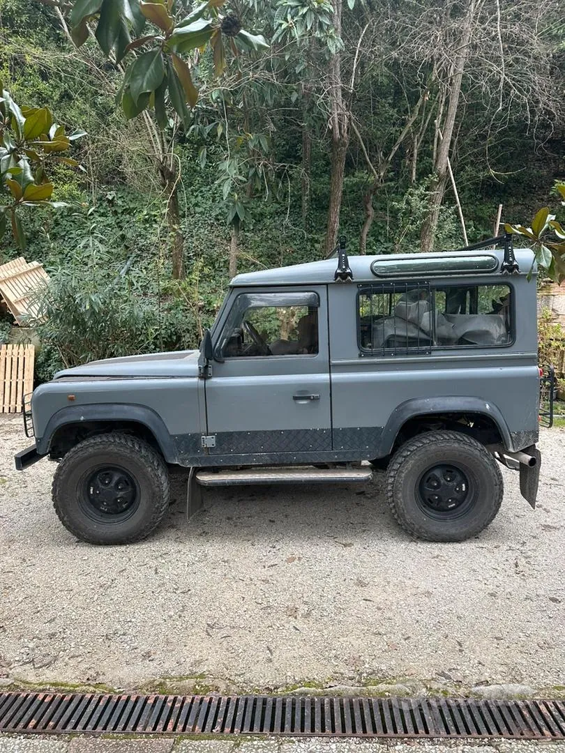 Land Rover Defender 1996 photo 5