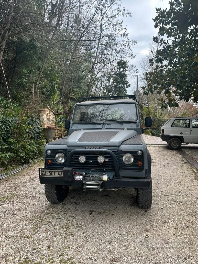 Land Rover Defender 1996 photo 2