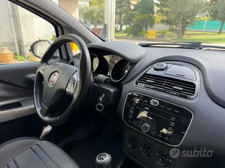 Fiat Punto Evo 2009 photo 2