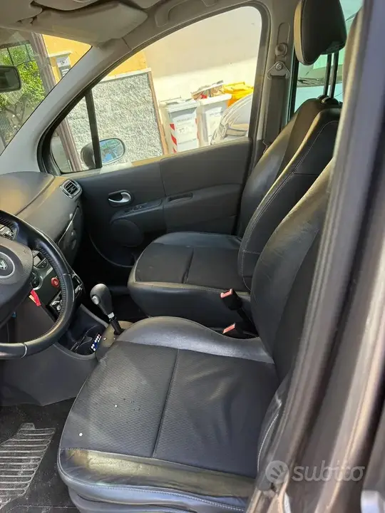 Renault Modus 2011 photo 2