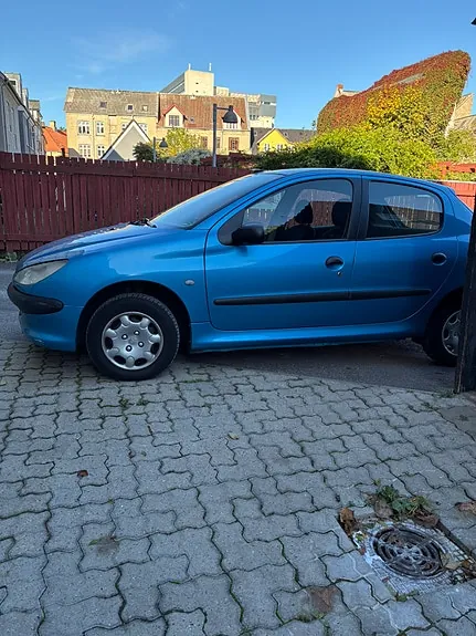 Peugeot 206 1999 photo 2