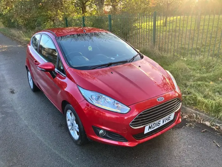 Ford Fiesta 2016 photo 2