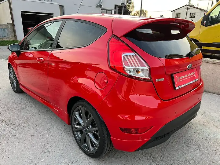 Ford Fiesta 2016 photo 2