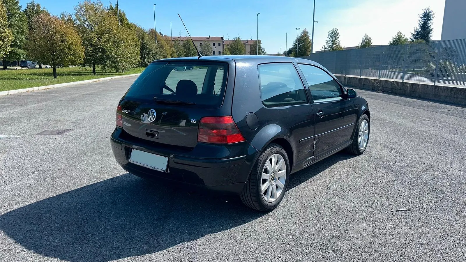 Volkswagen Golf 1999 photo 2