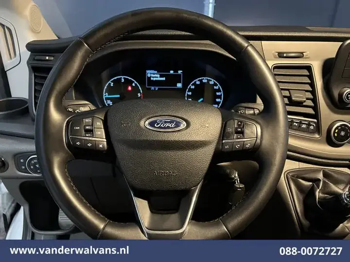 Ford Transit 2023 photo 3