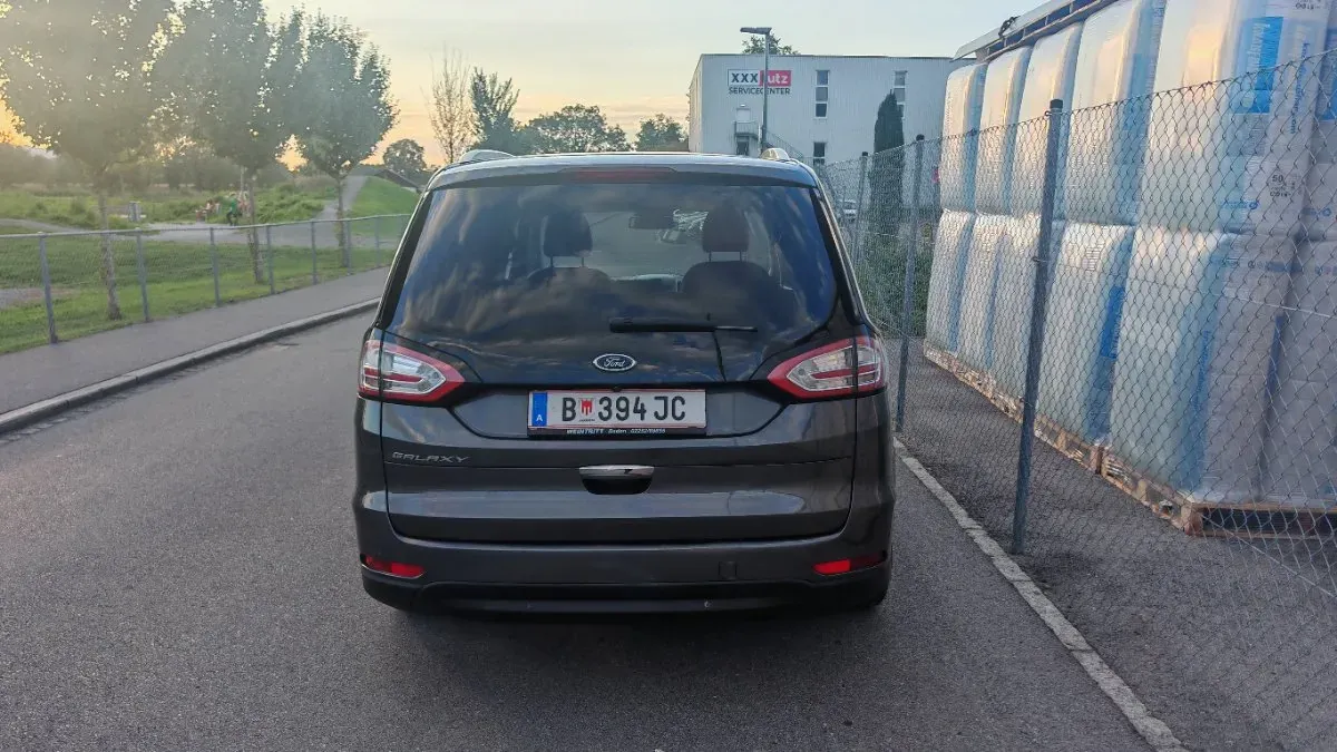 Ford Galaxy 2016 photo 3