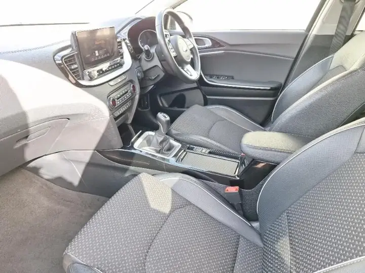 Kia Xceed 2021 photo 5