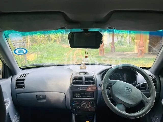 Hyundai Accent 2004 photo 4