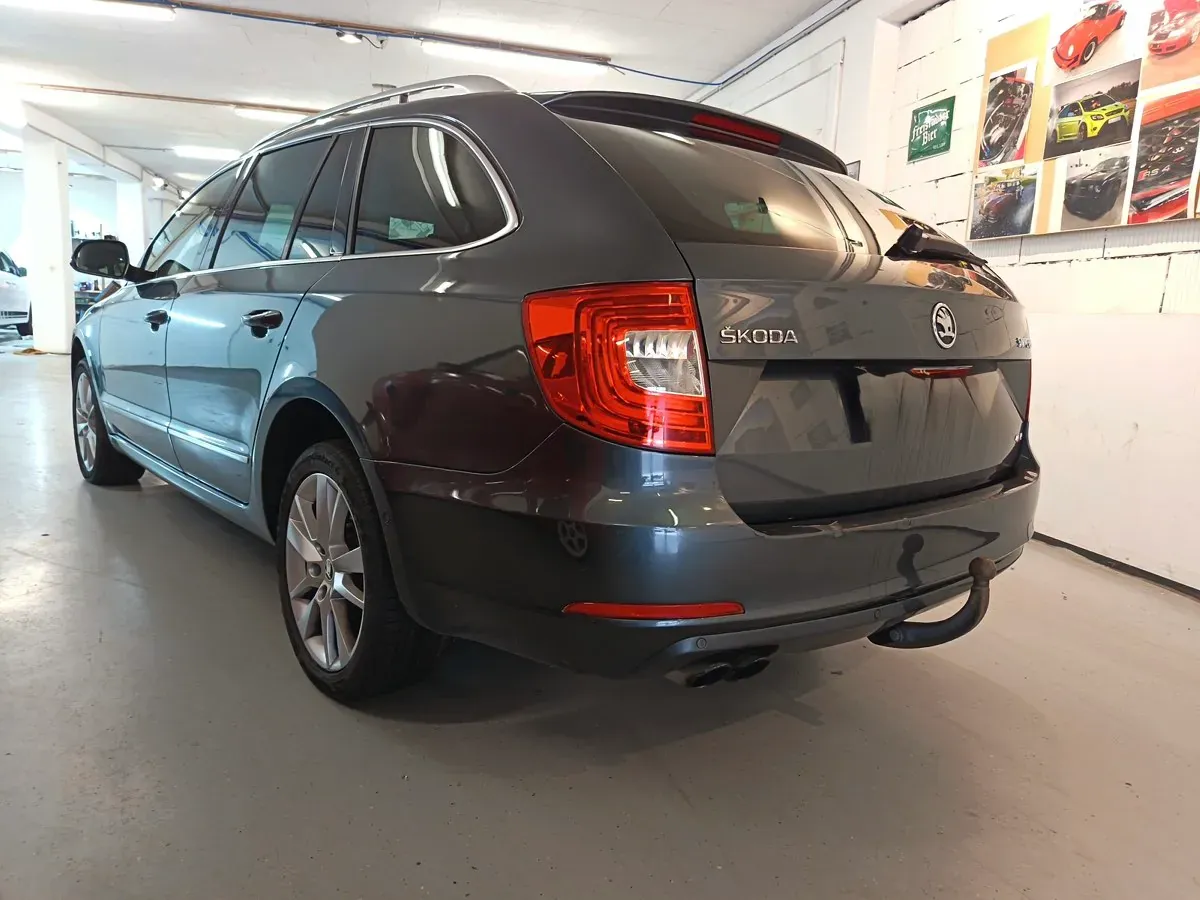 Skoda Superb 2014 photo 3