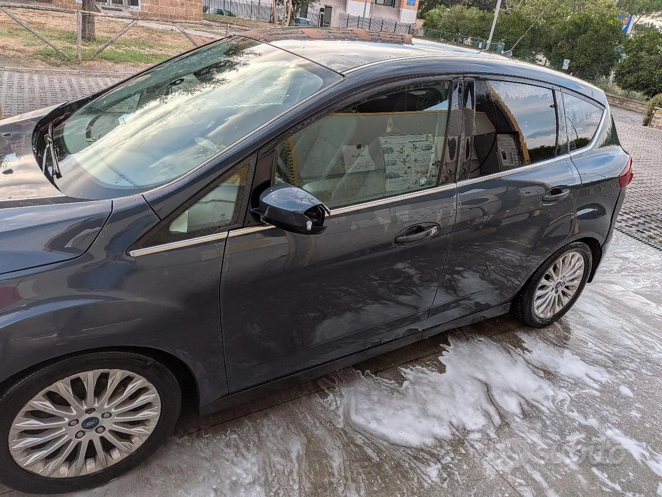 Ford C-Max 2011 photo 2
