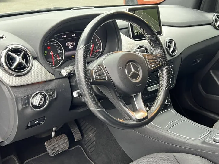 Mercedes-Benz B-Class 2015 photo 3