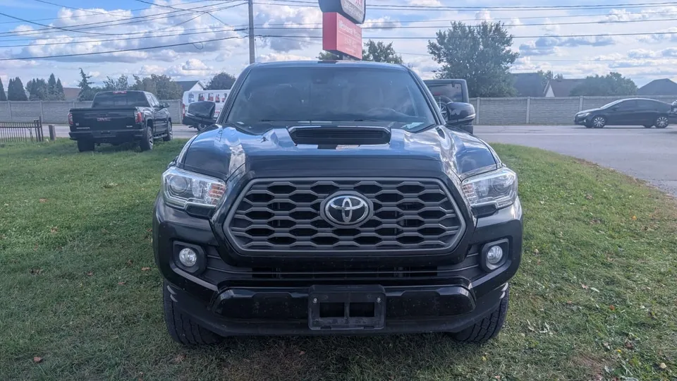 Toyota Tacoma 2021 photo 2