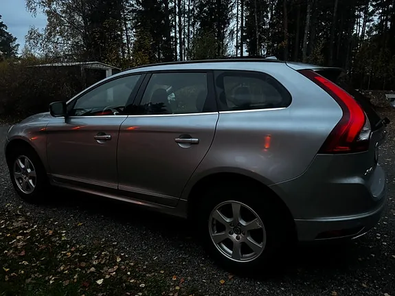 Volvo Xc60 2014 photo 2