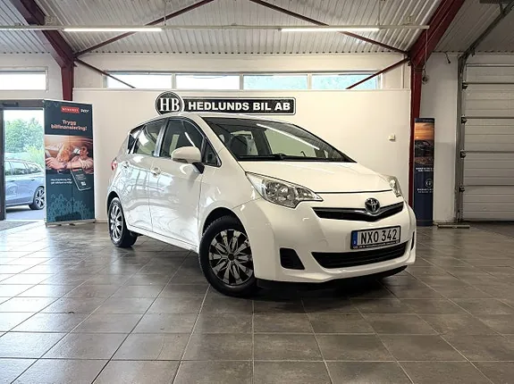 Toyota Verso-S 2013 photo 2
