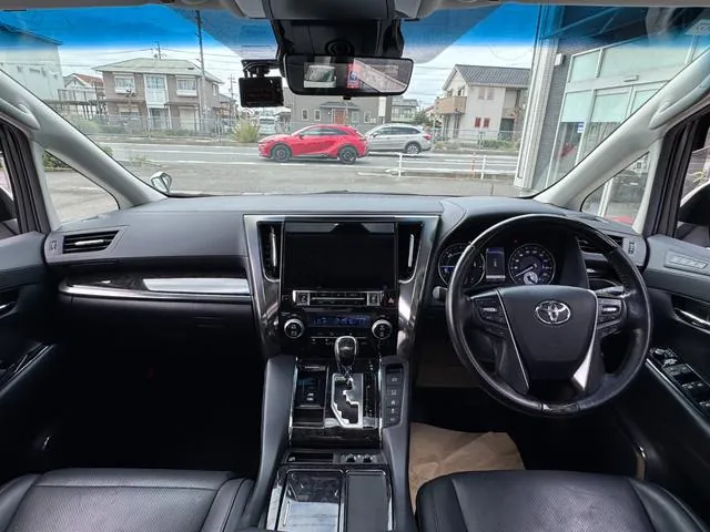 Toyota Alphard Hybrid 2019 photo 3