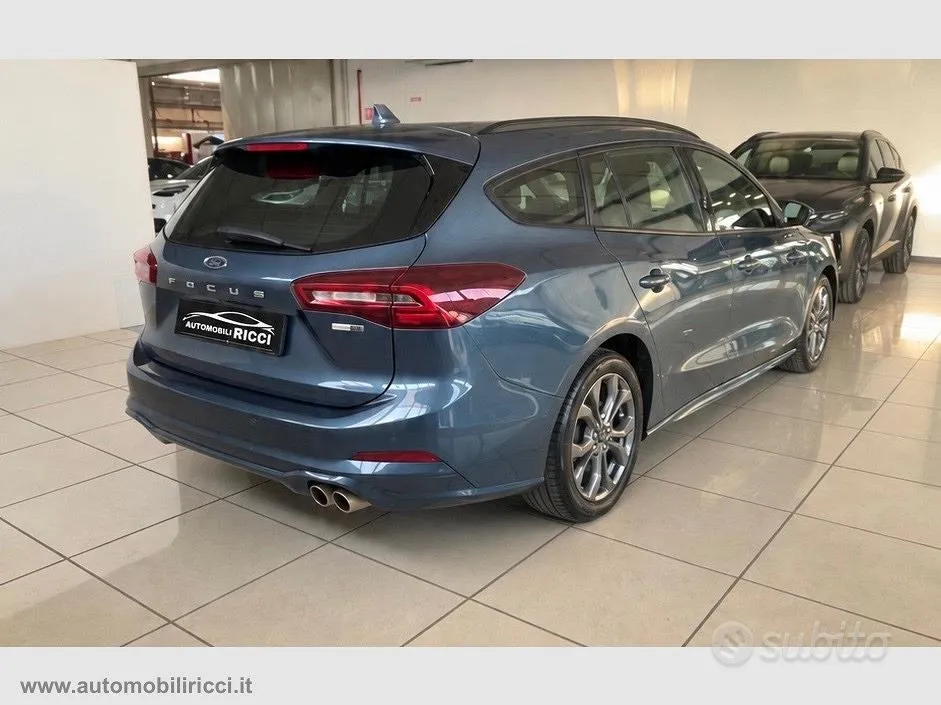 Ford Focus 2023 photo 2
