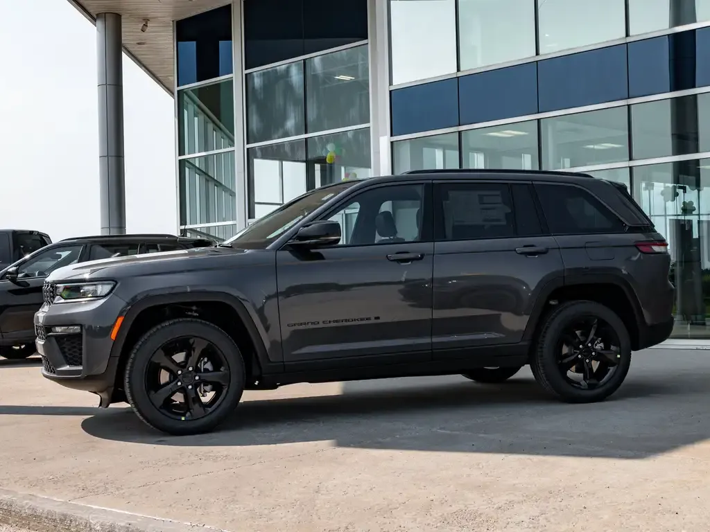 Jeep Grand Cherokee 2026 photo 5