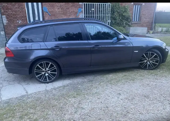 BMW 320